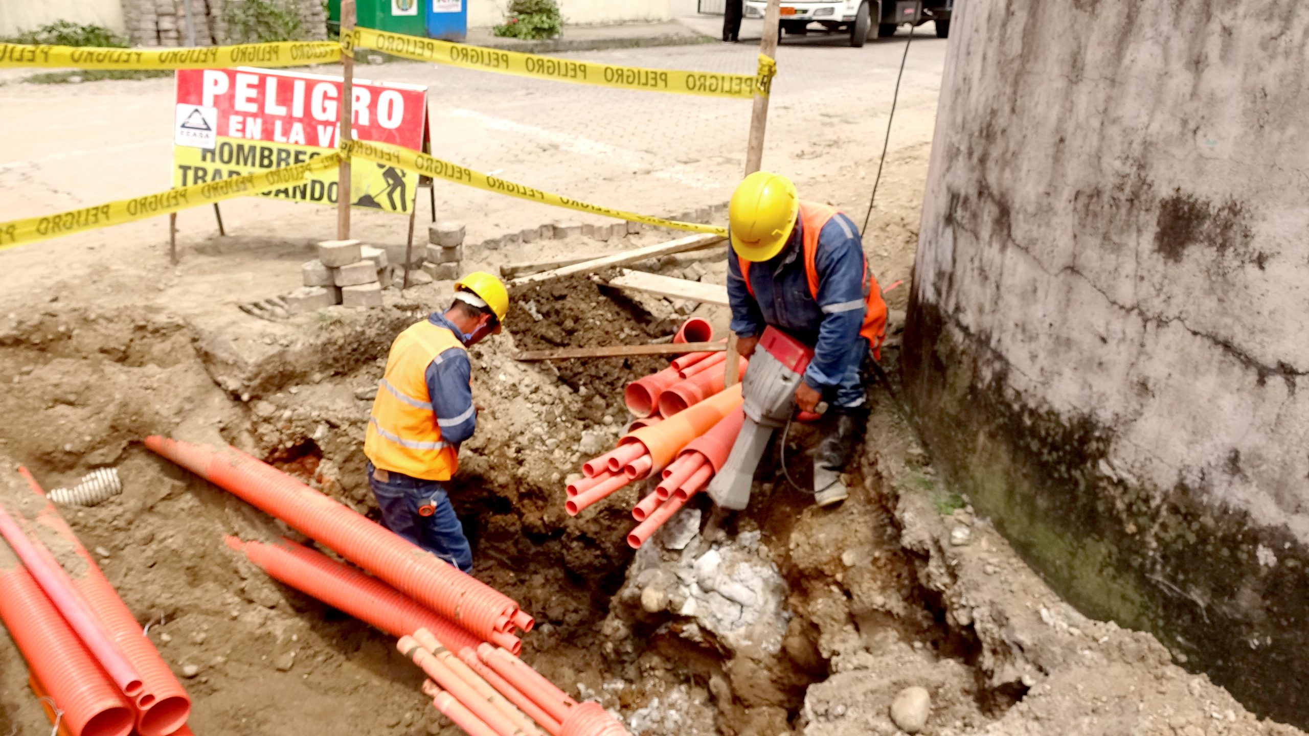 SOTERRAMIENTO DE REDES BARRIO CENTRAL TENA, II ETAPA.